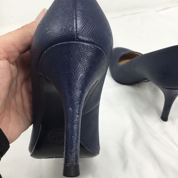 Michael Kors Flex’ Saffiano Leather Pumps B4 - Picture 7 of 13